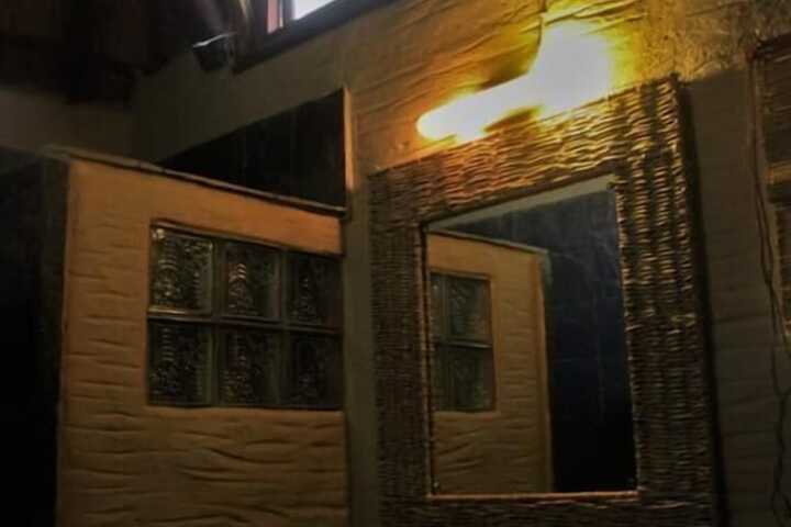 Room 16 of 26
