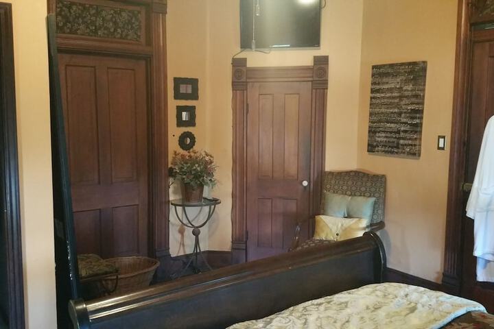 Room 15 of 46