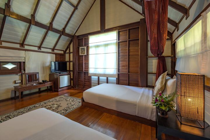 Room 9 of 85