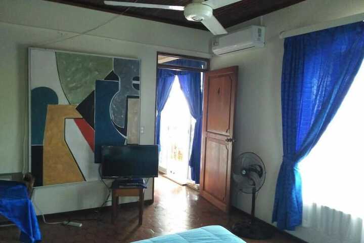 Room 8 of 37
