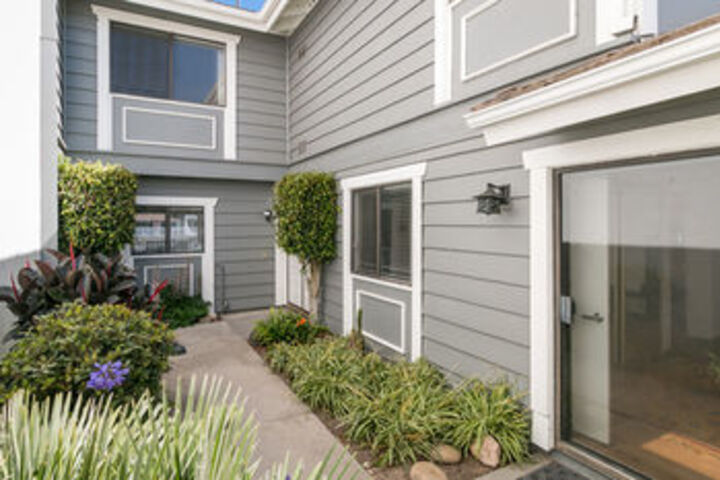 Photo of Harborside House in Oxnard