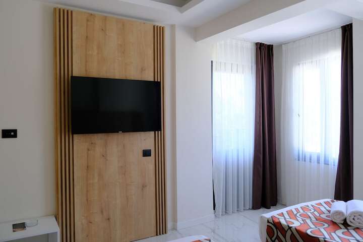 Room 11 of 50