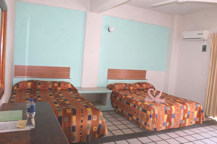 Room 9 of 40