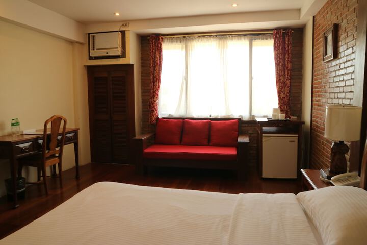 Room 11 of 72
