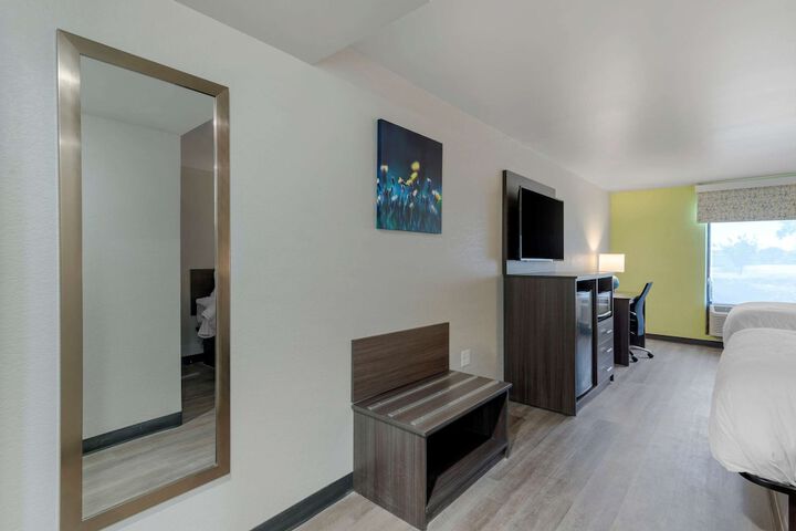 2 Double Beds (11 of 16)
