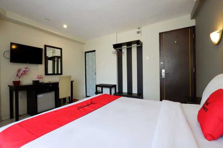 Room 9 of 15