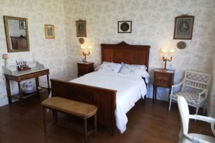 Room 90 of 106