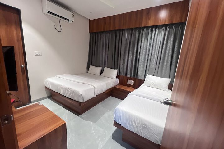 Room 14 of 34