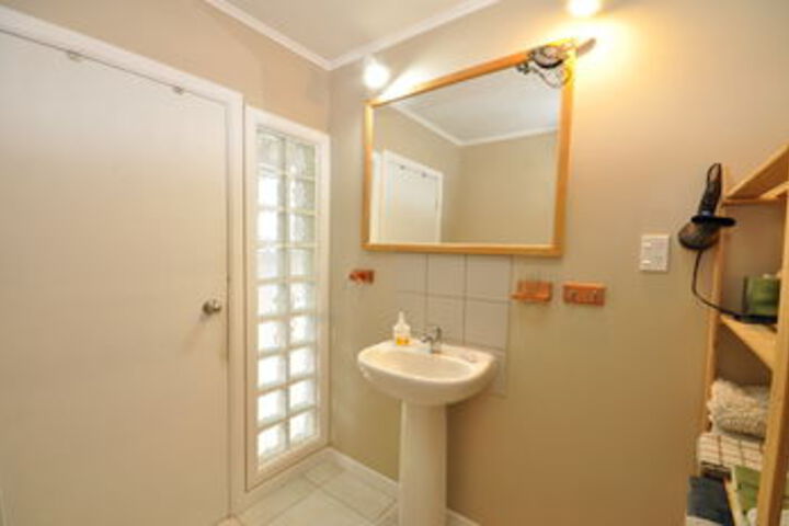 Room 9 of 222