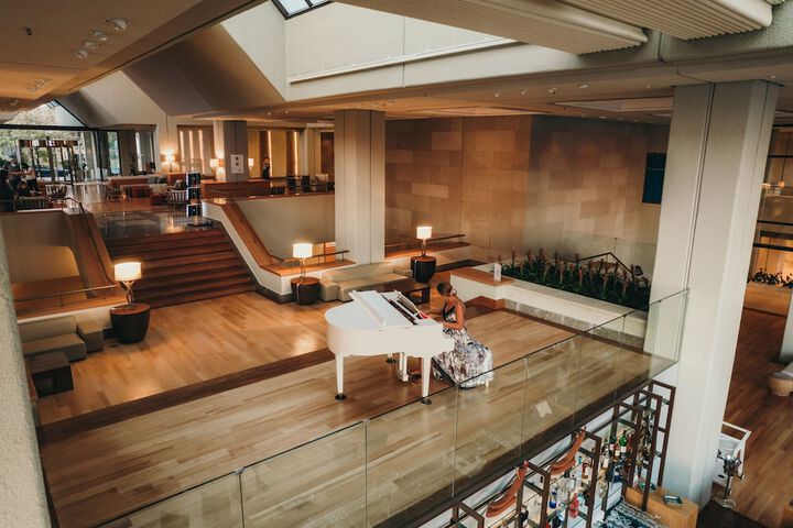 Entrance & Lobby