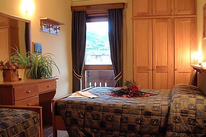 Room 10 of 44