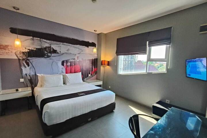 Room 13 of 36