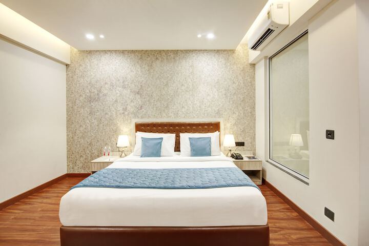 Room 33 of 79