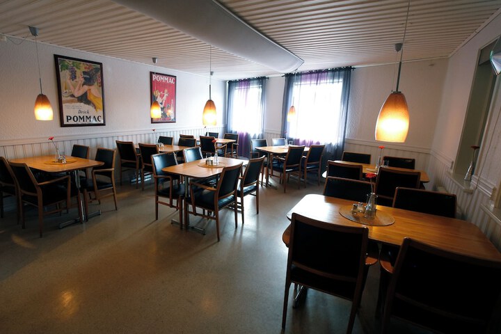 Dining 45 of 67