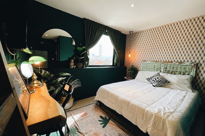 Room 5 of 50