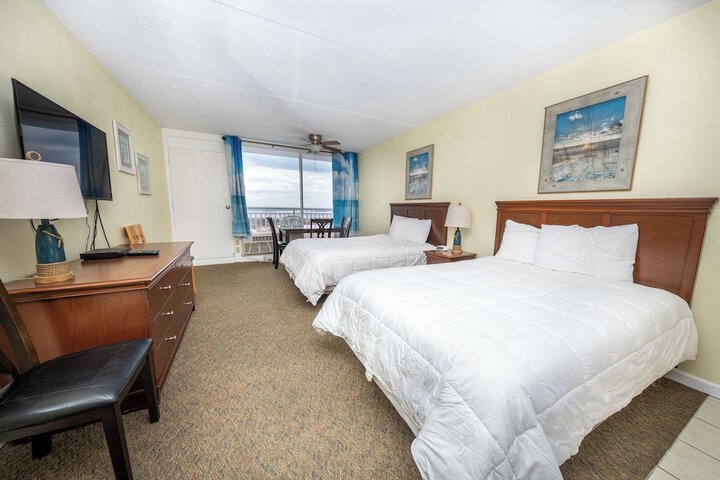 Deluxe Studio 2 Double Beds Ocean View Oceanfront (11 of 11)