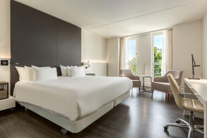 Room 46 of 90