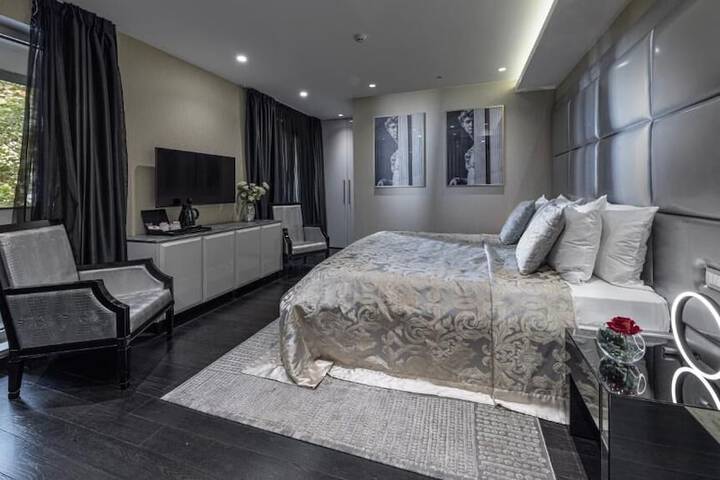 Room 12 of 41