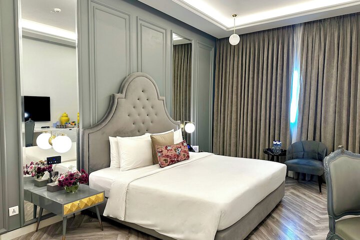 Room 11 of 50