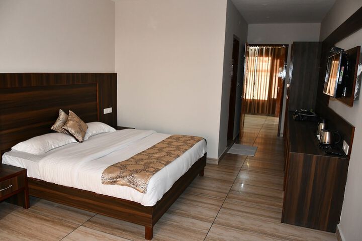 Room 5 of 23