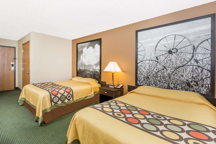 2 Double Beds (3 of 9)