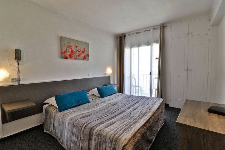 Room 22 of 48