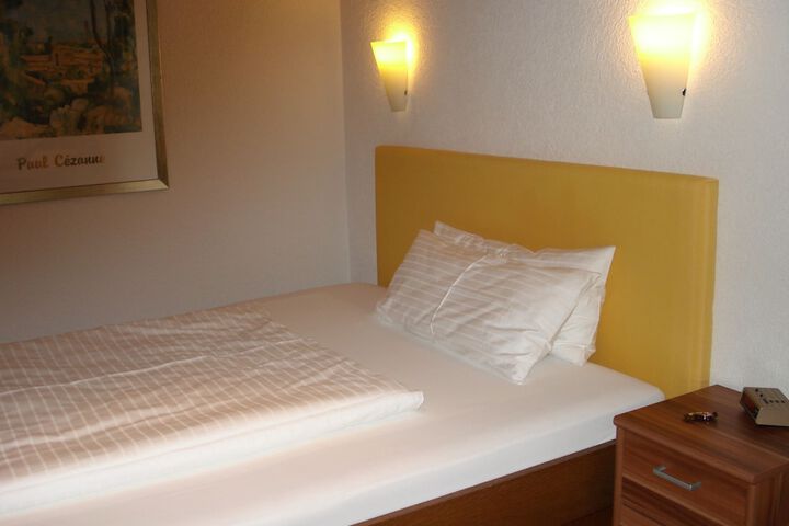 Room 13 of 49