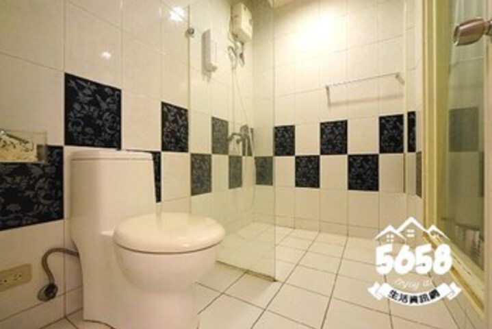 Room 2 of 46