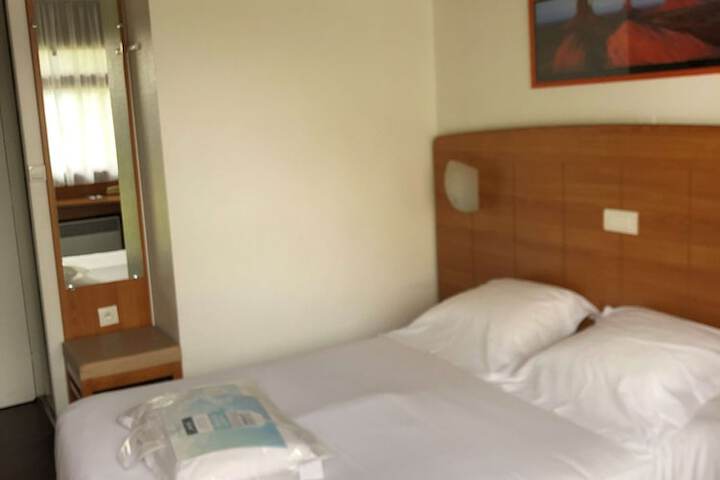 Room 19 of 73