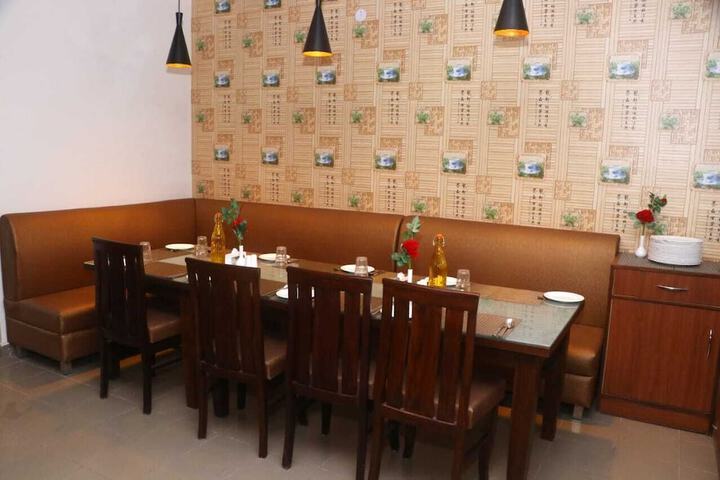 Dining 11 of 21
