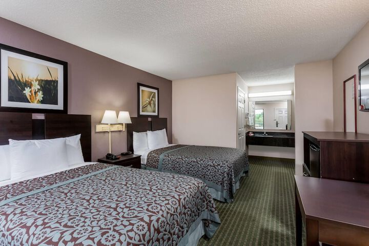 Room 5 of 15