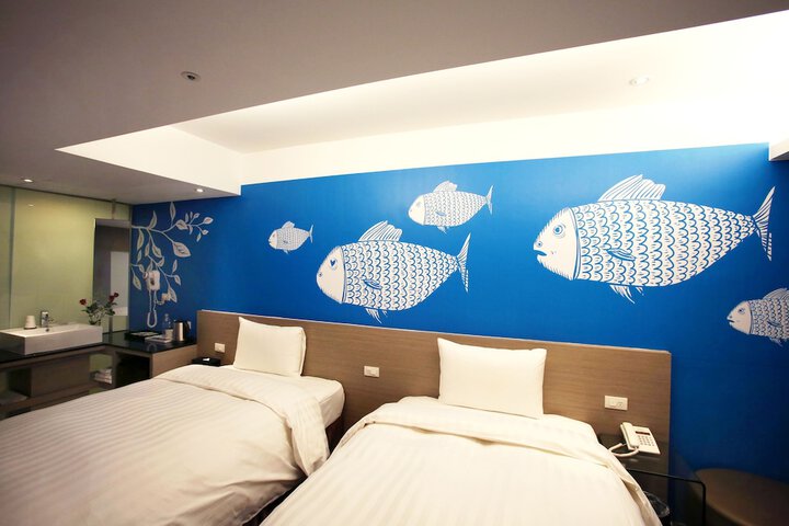 Room 6 of 60