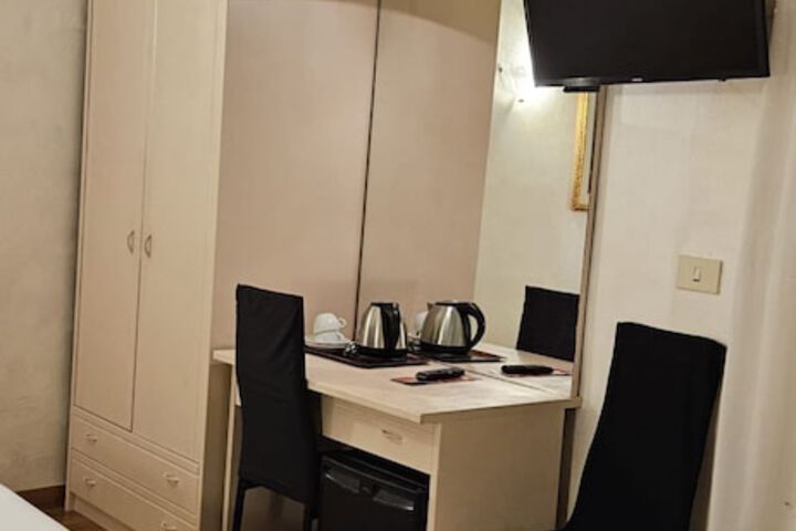 Room 35 of 127