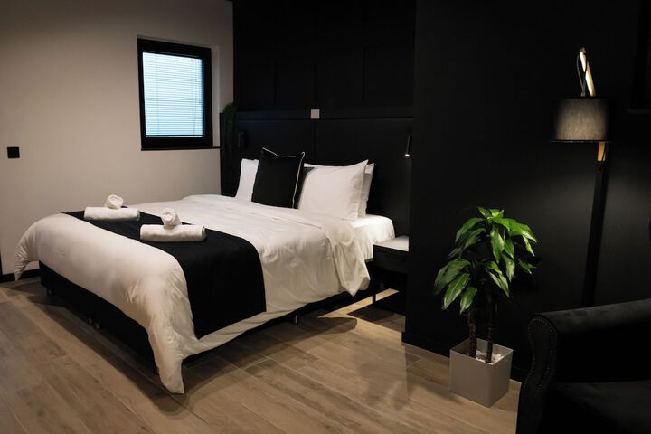 Room 27 of 65