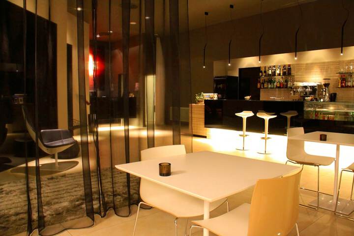 Lounge 80 of 95