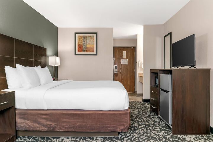 Room 10 of 26