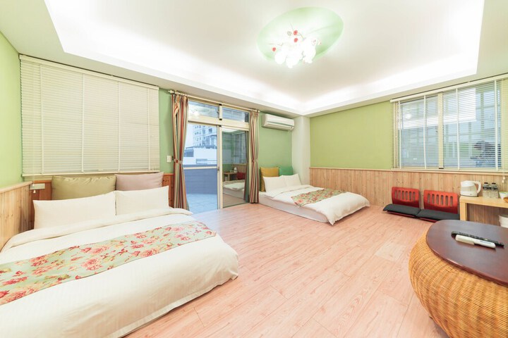 Room 12 of 73