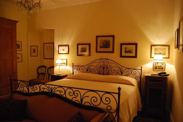 Room 17 of 65