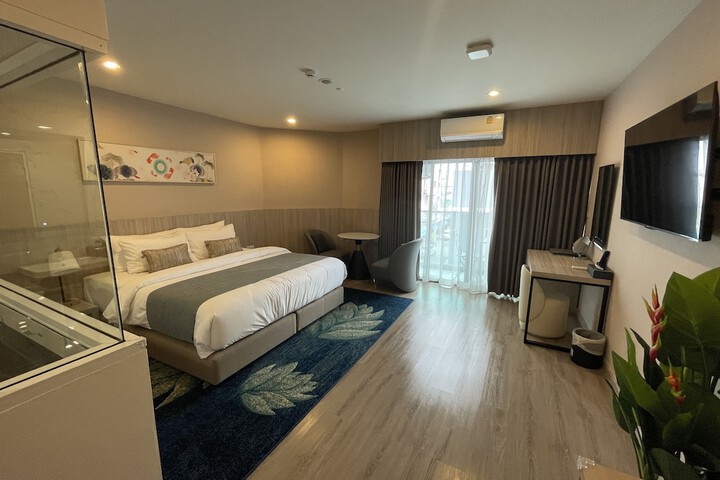 Room 3 of 27