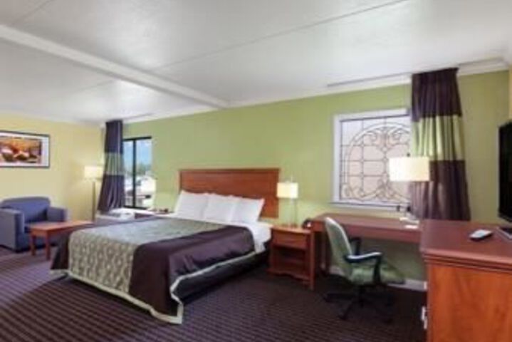 Room 12 of 35