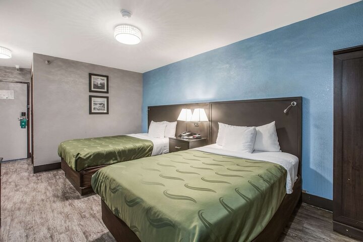 2 Double Beds (1 of 7)