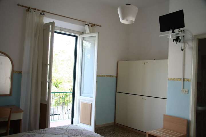 Room 10 of 41