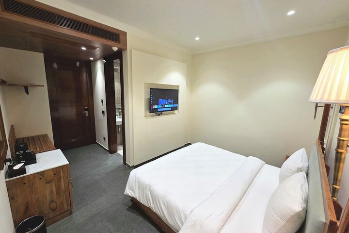 Room 50 of 117