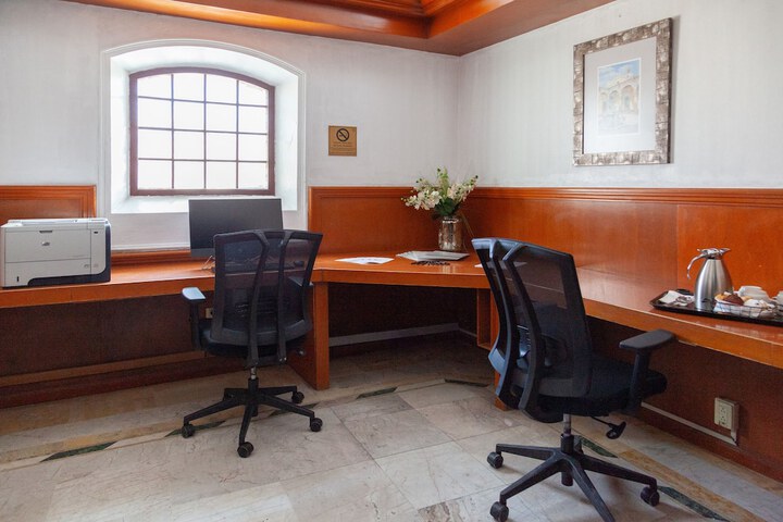 Business Center 52 of 55