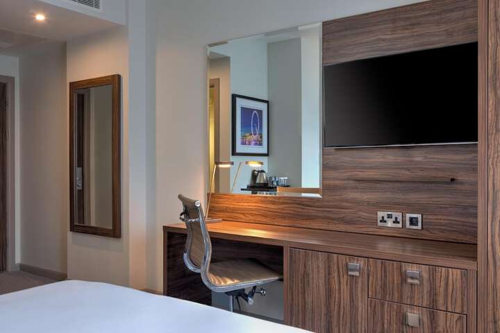 Room 43 of 157