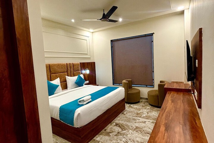 Room 4 of 17