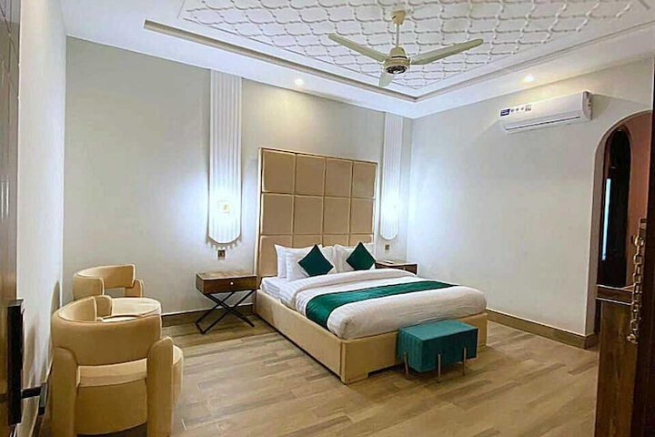 Room 20 of 27