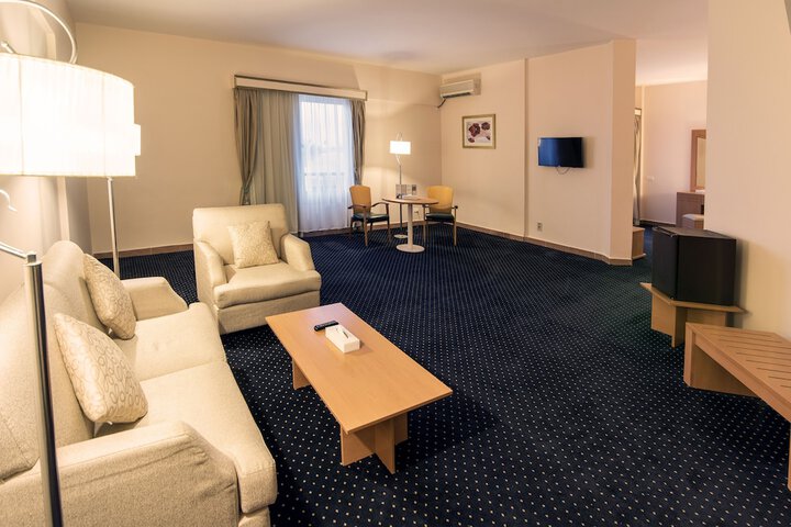 Room 15 of 50