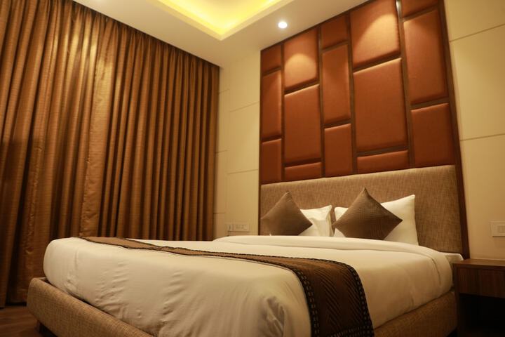 Room 37 of 133