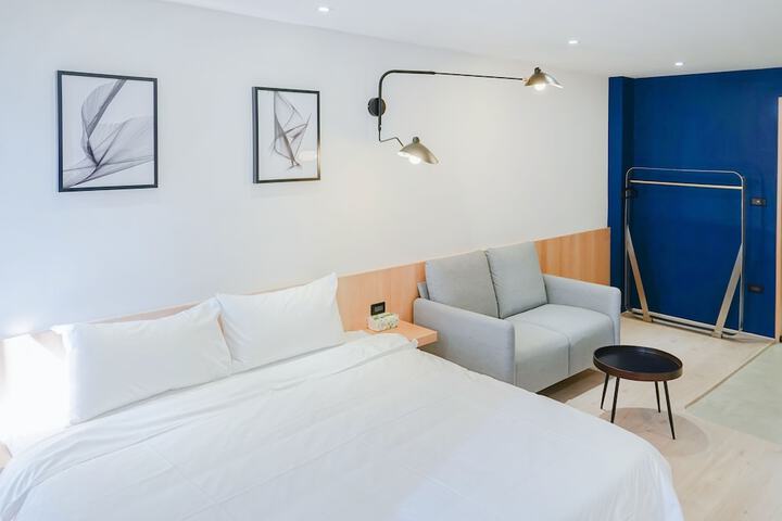 Room 17 of 145